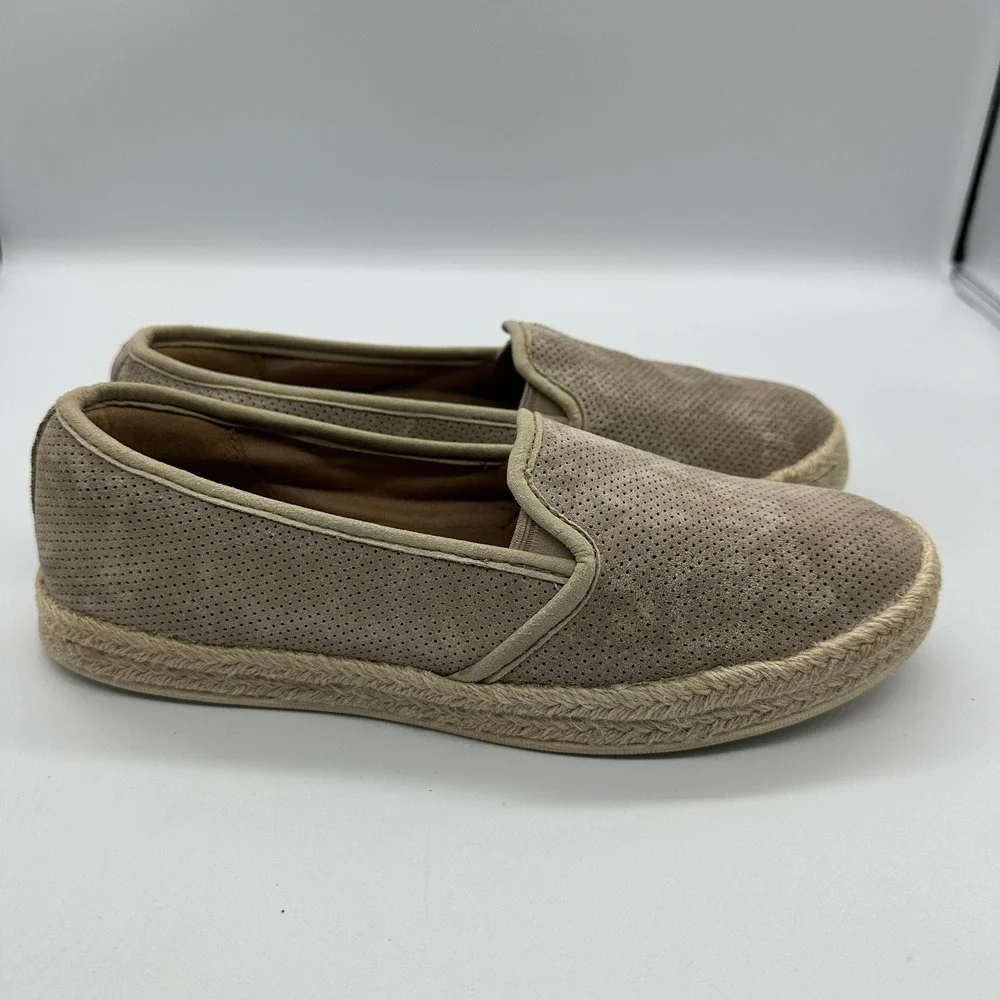 Clarks Soft Cushion‎ Shoes Womens Size 7.5 Beige Suede Slip On Espadrille Flats